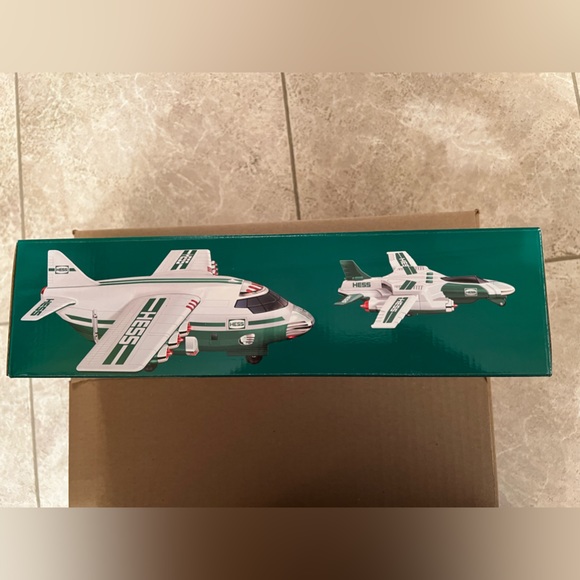2021 Hess Cargo Plane and Jet - Green/White. - Picture 3 of 6